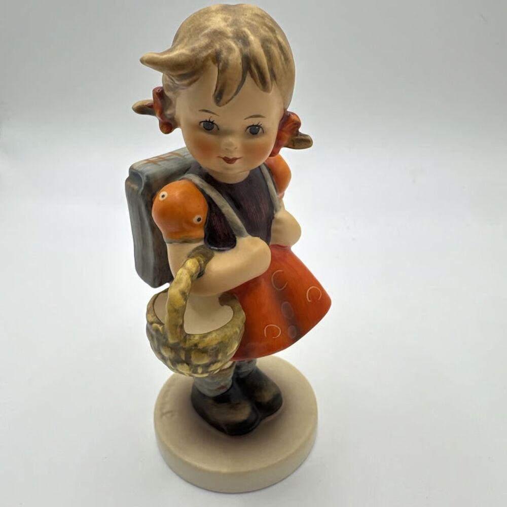 Goebel Hummel Figurine School Girl #81 2/0 - TMK-3 w/box